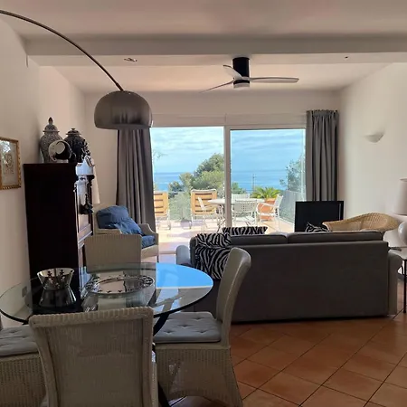 Junges Haus' Mit Wasserblick By Interhome