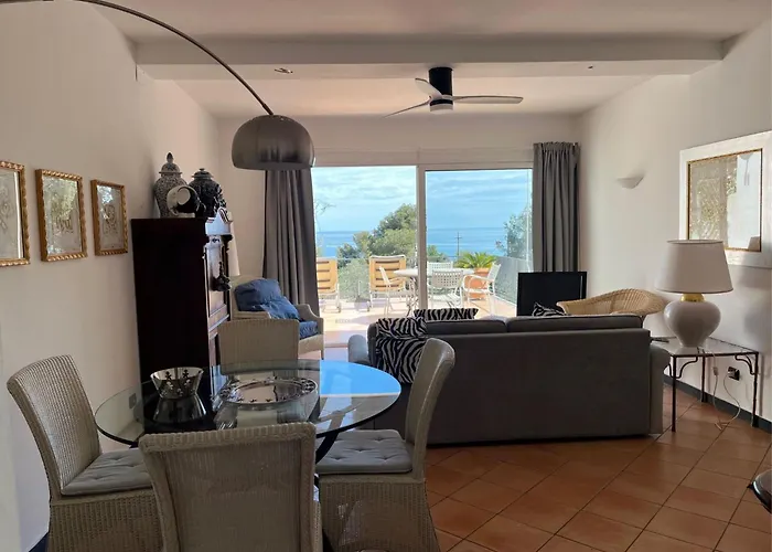 Junges Haus' Mit Wasserblick By Interhome