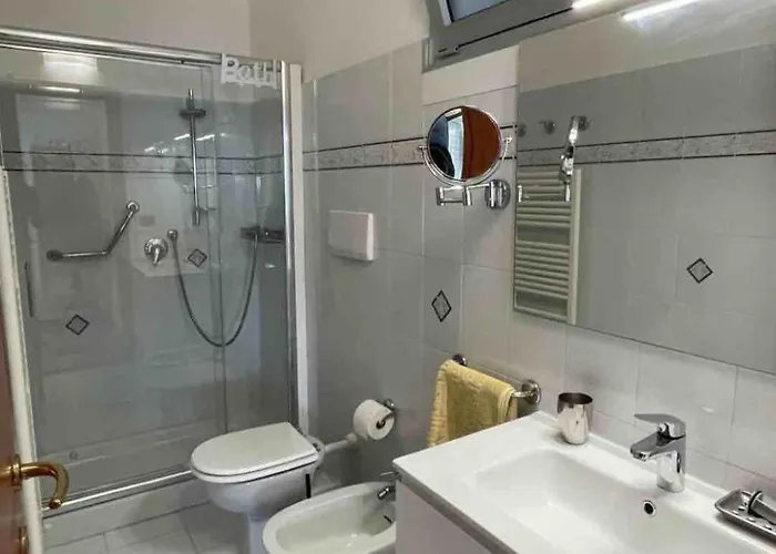 Junges Haus' Mit Wasserblick By Interhome